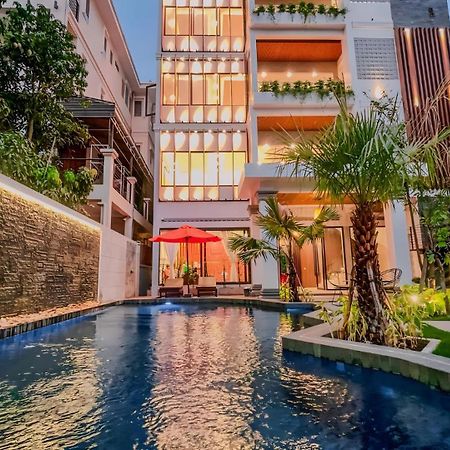 The Luxury Hotel Siem Reap Bagian luar foto