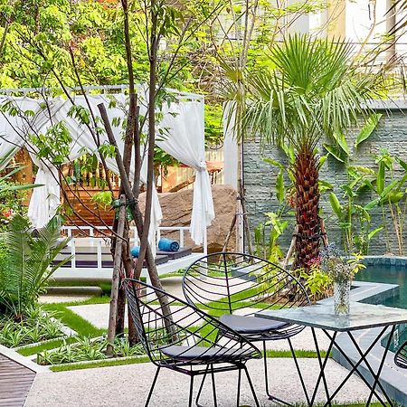 The Luxury Hotel Siem Reap Bagian luar foto