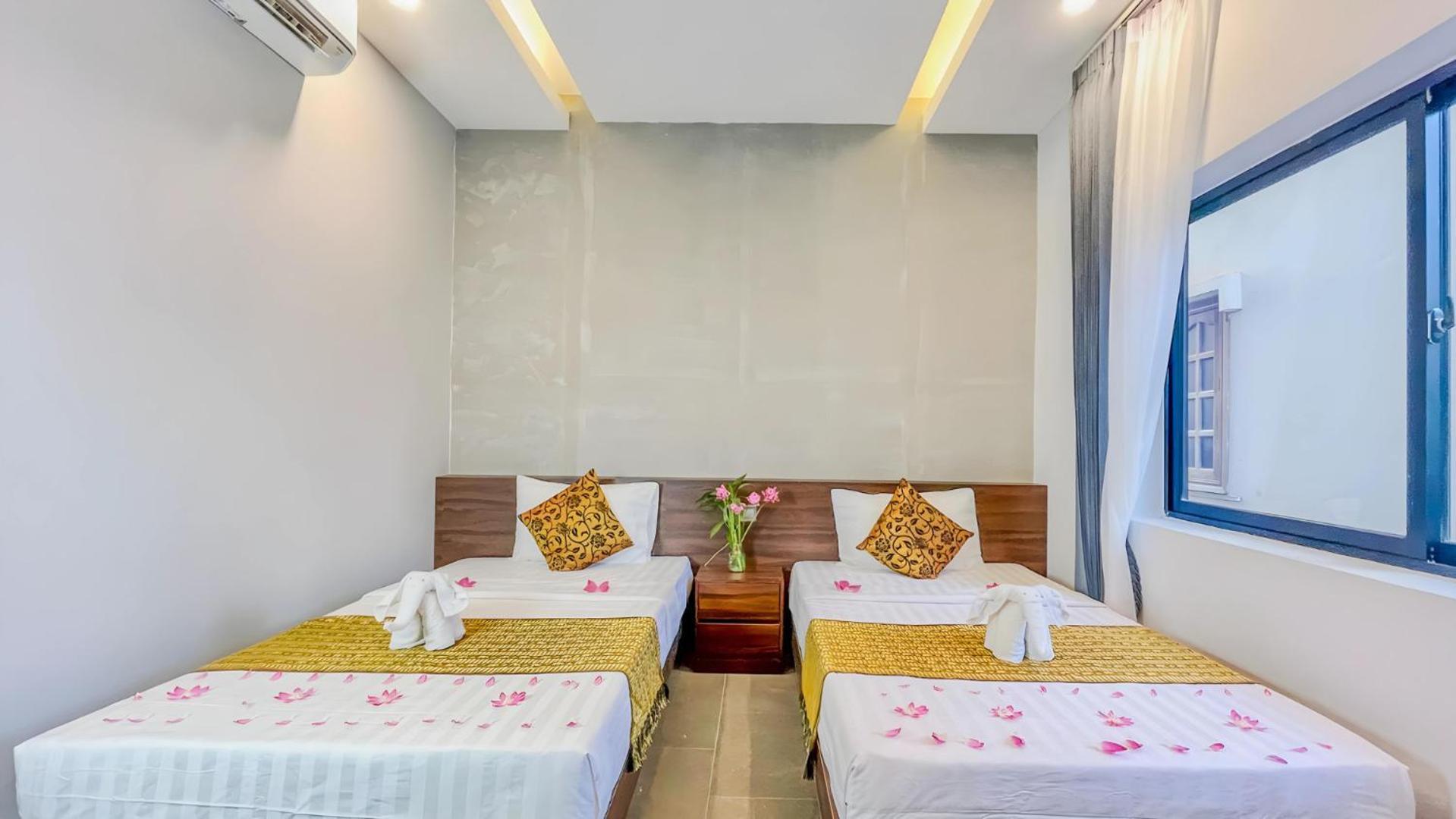 The Luxury Hotel Siem Reap Bagian luar foto