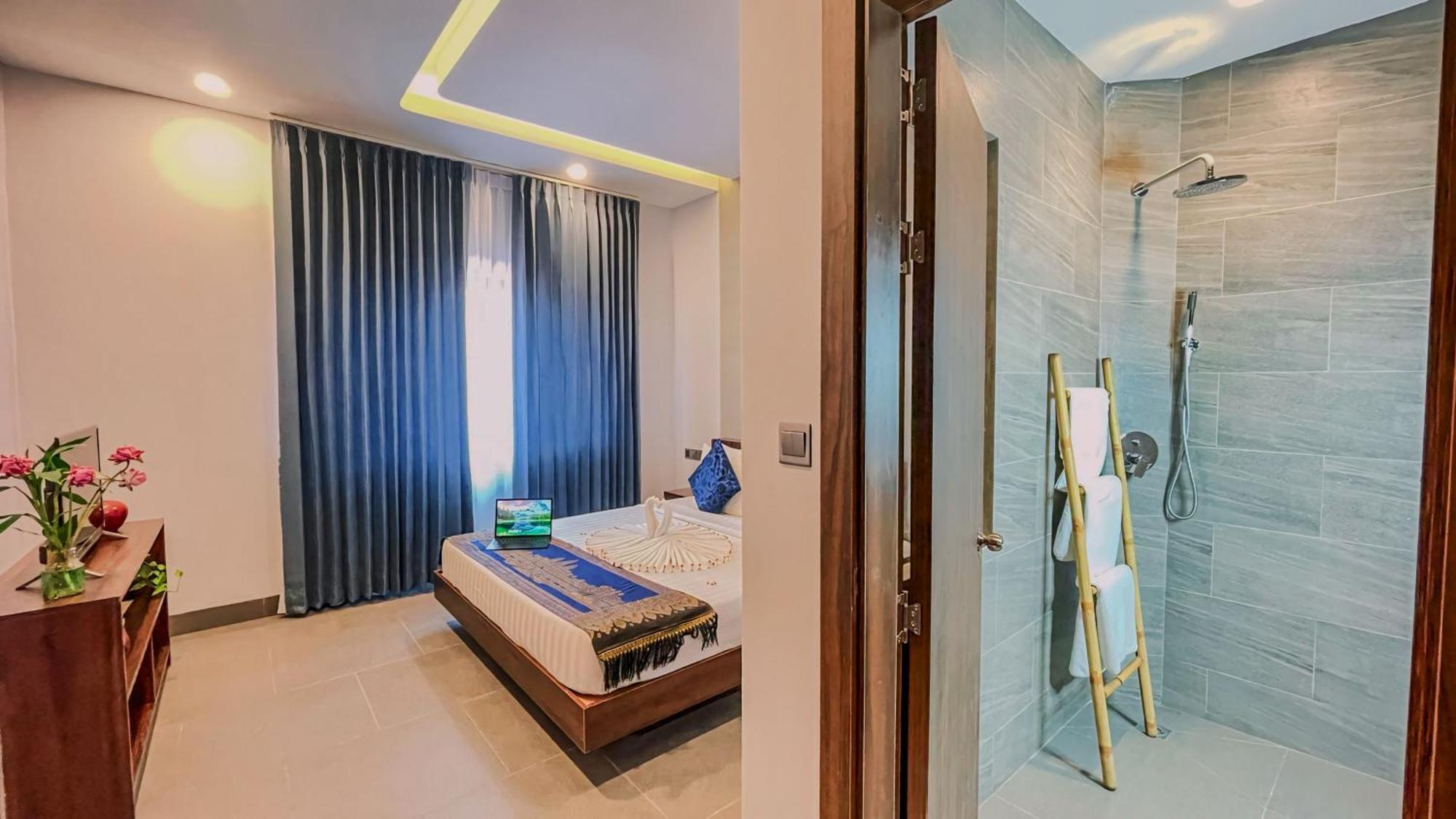 The Luxury Hotel Siem Reap Bagian luar foto