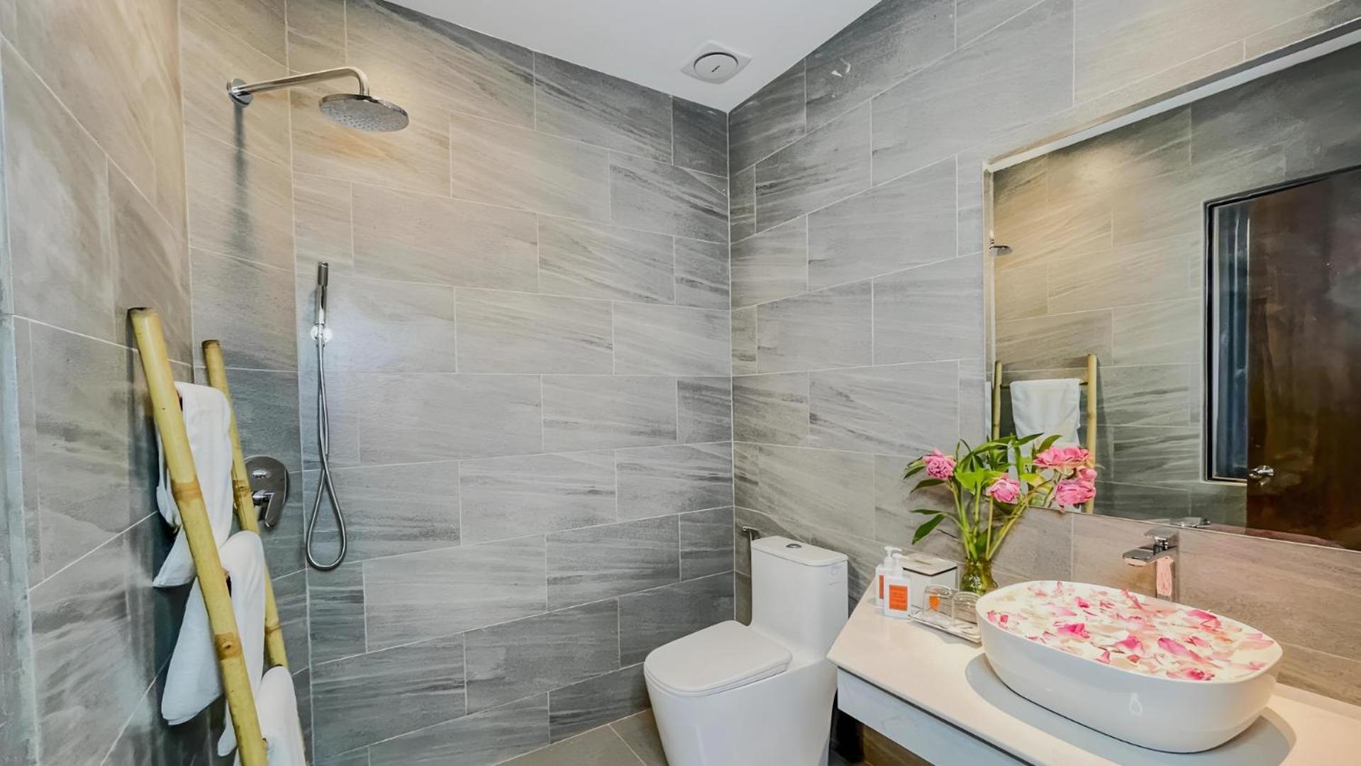 The Luxury Hotel Siem Reap Bagian luar foto