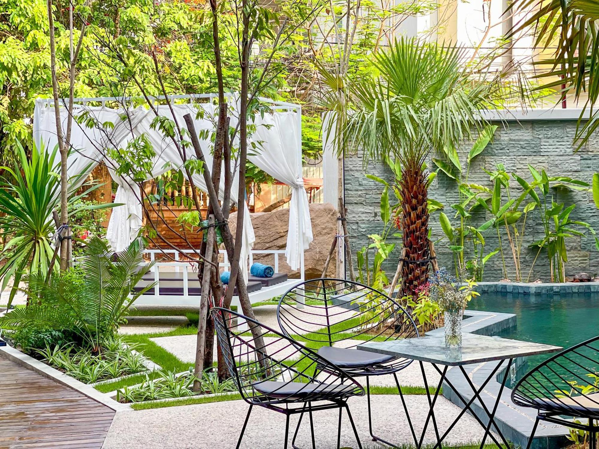 The Luxury Hotel Siem Reap Bagian luar foto