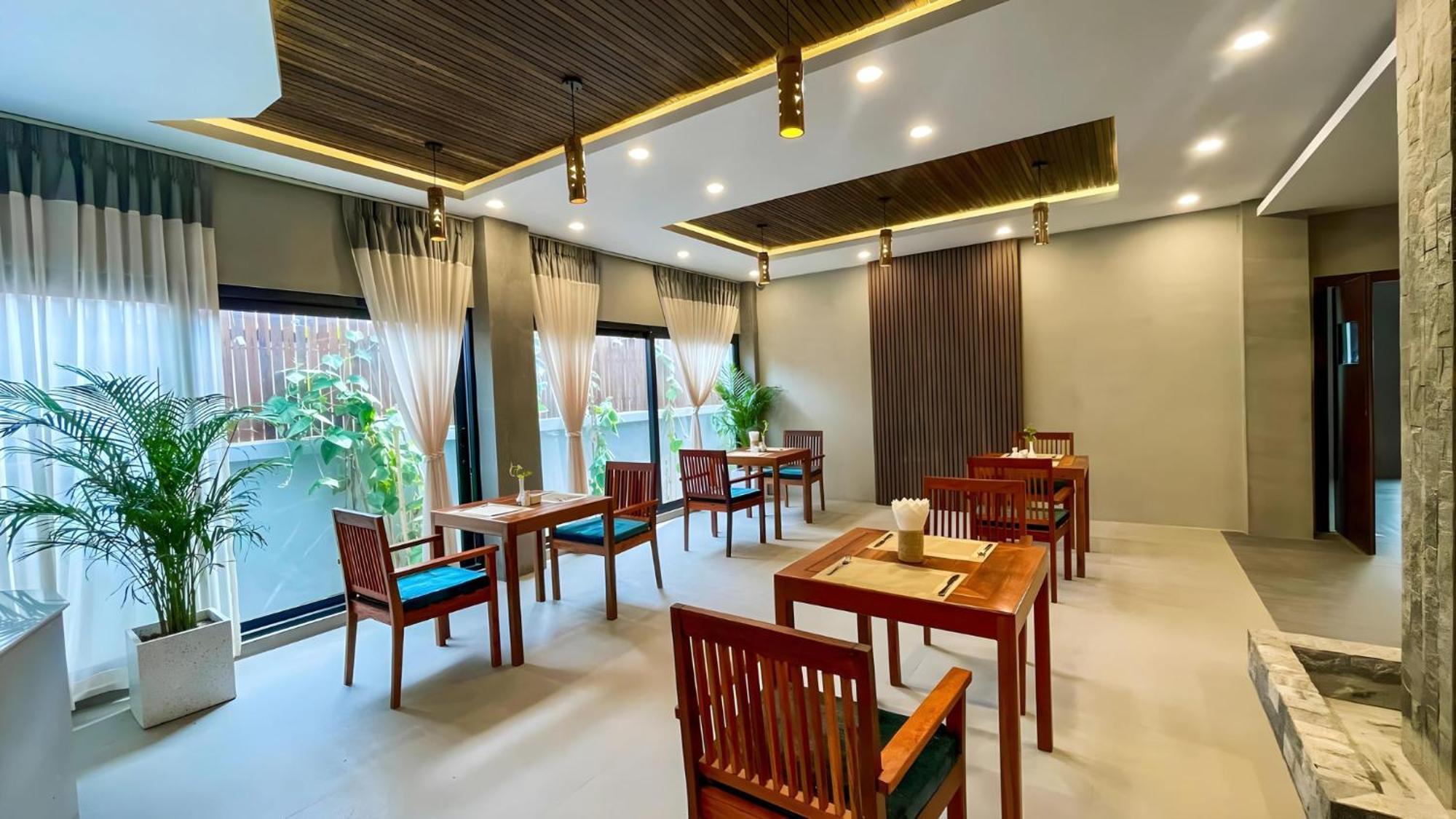 The Luxury Hotel Siem Reap Bagian luar foto
