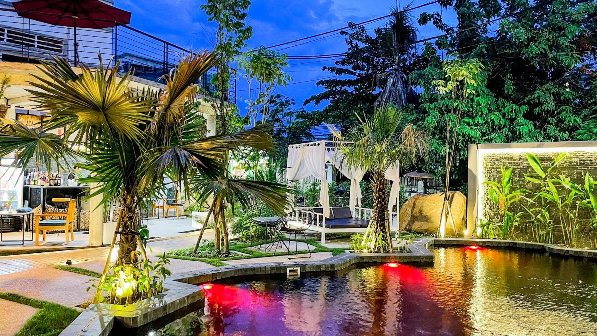 The Luxury Hotel Siem Reap Bagian luar foto