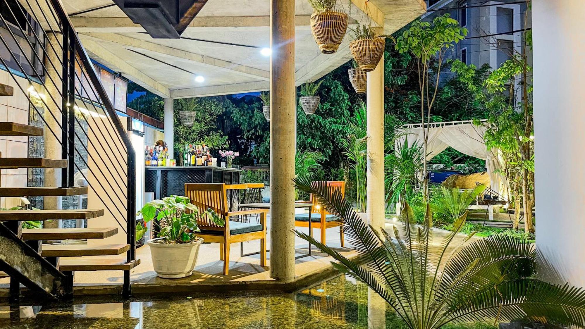 The Luxury Hotel Siem Reap Bagian luar foto