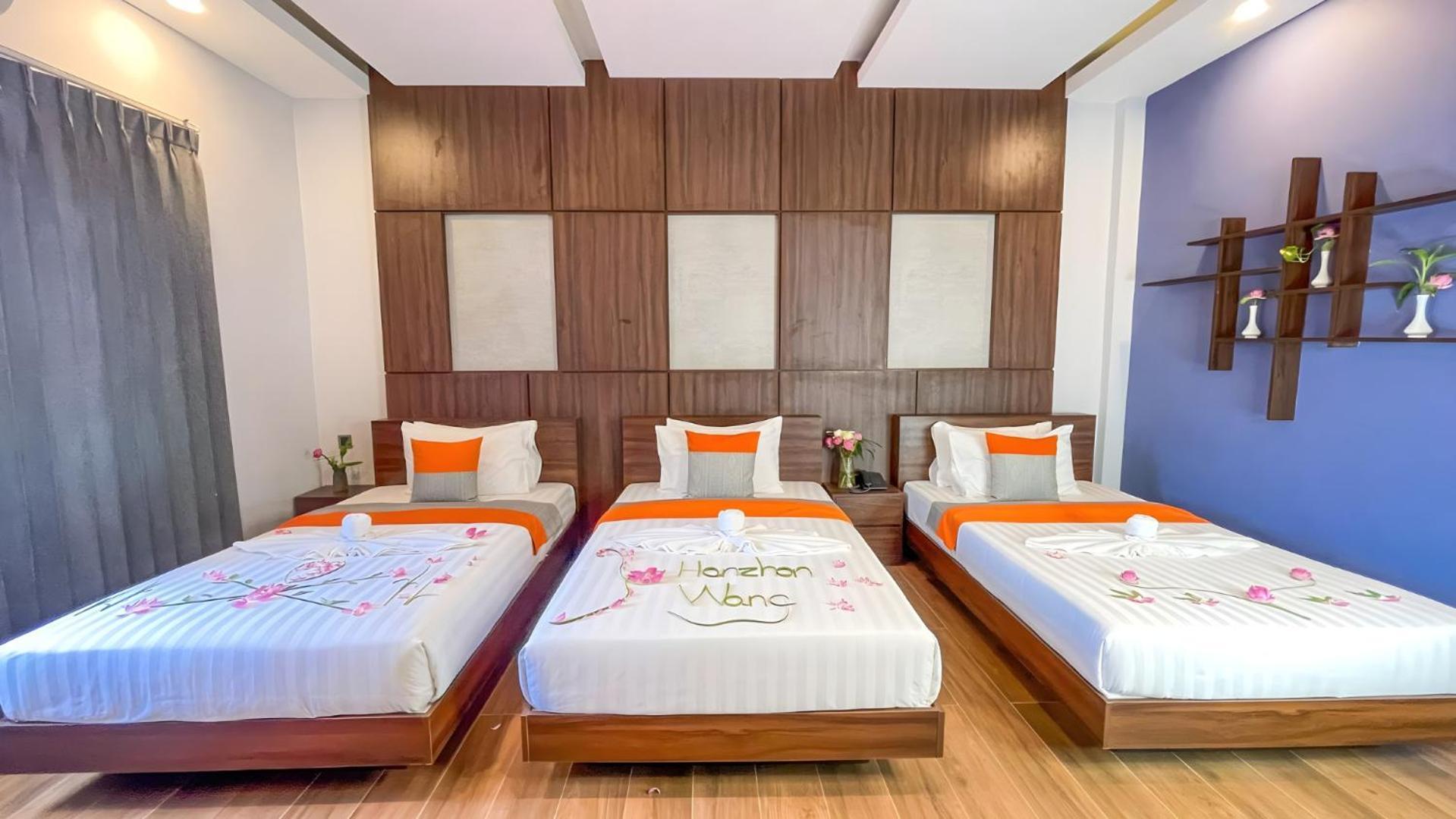 The Luxury Hotel Siem Reap Bagian luar foto